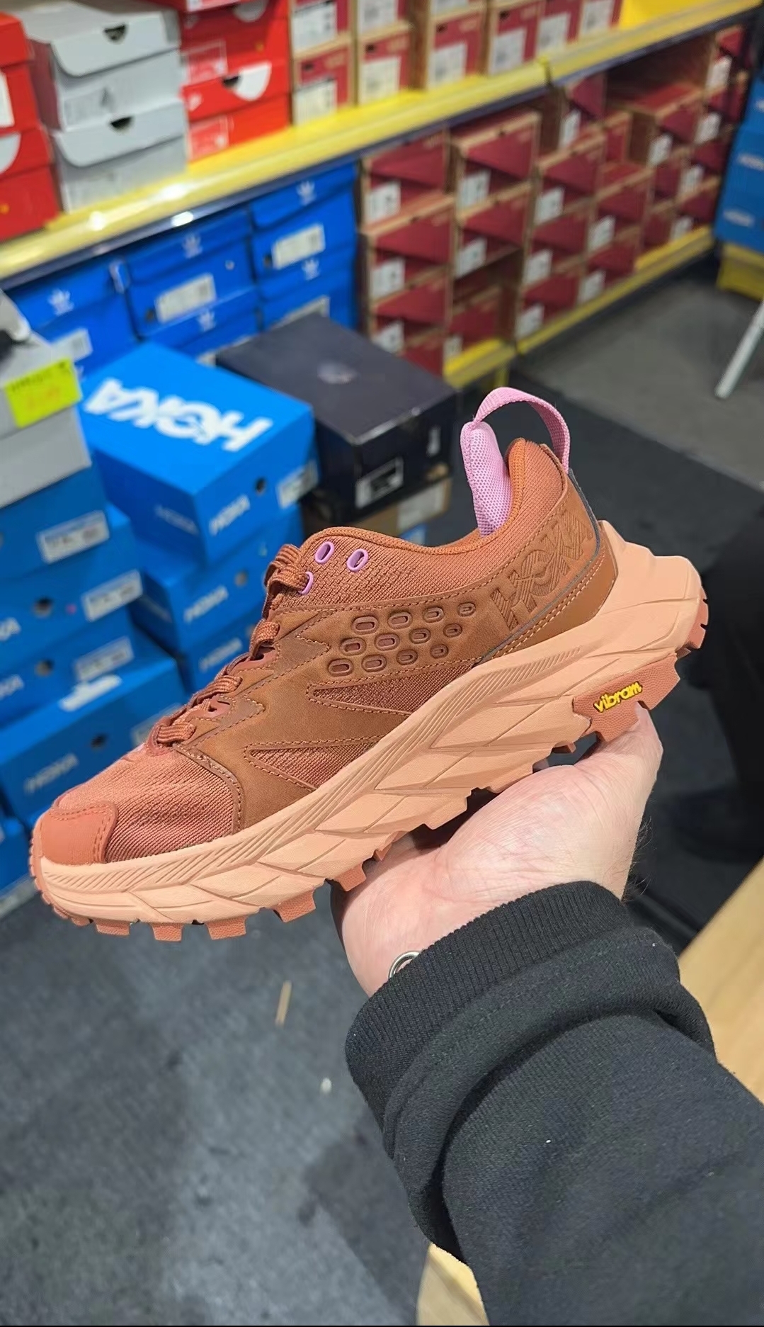 Palette de Baskets HOKA