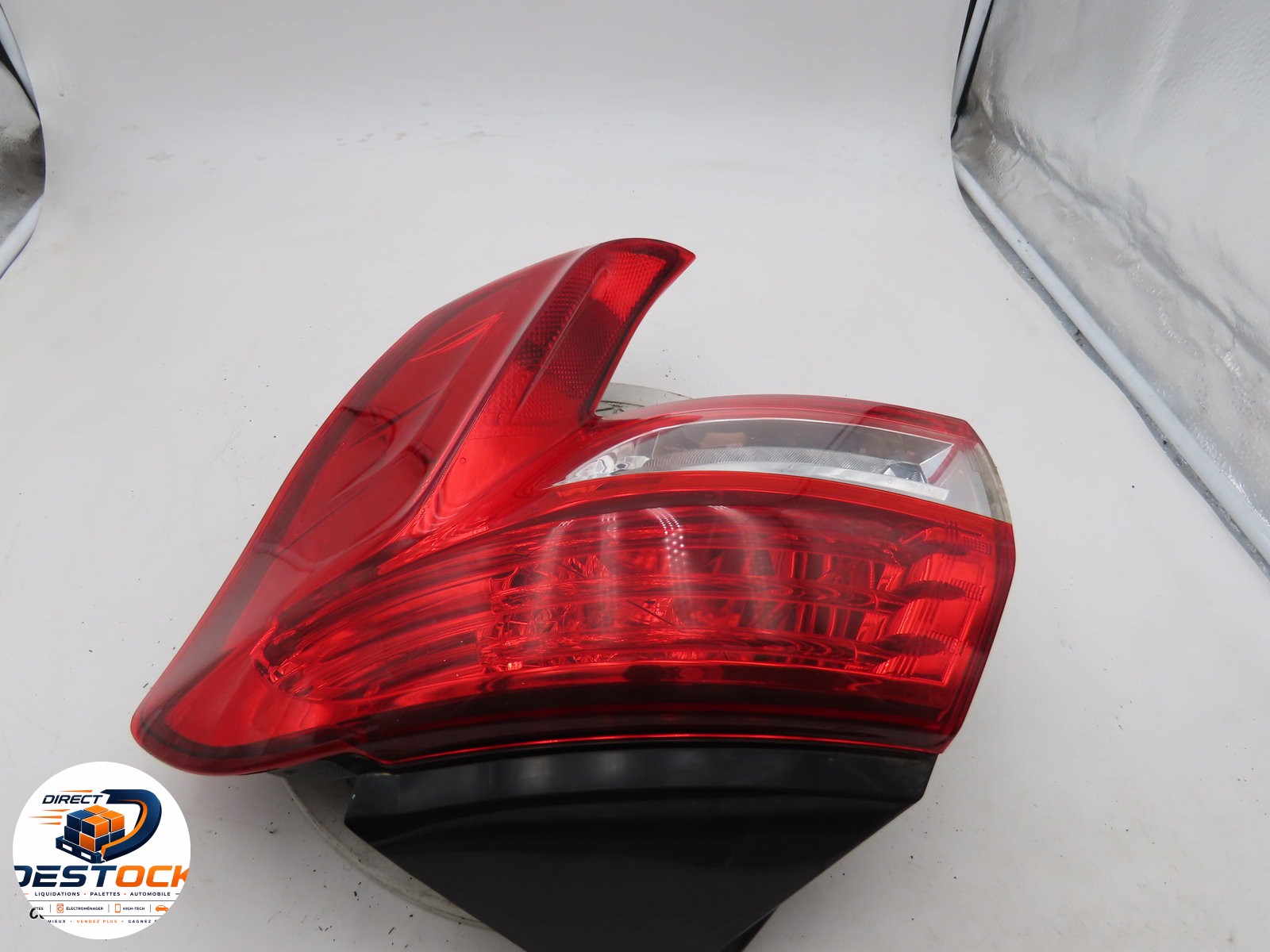 Feu arrière droit Citroen C4 AIRCROSS 1.6 hdi 115 (2012) occasion