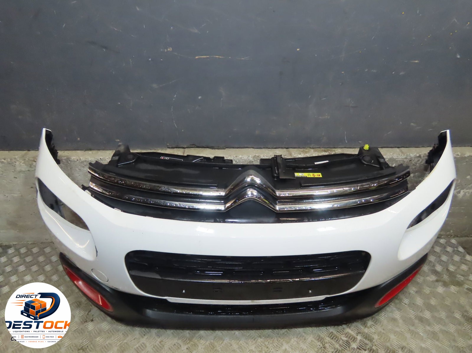 Pare-choc avant Citroen C3 III (SX) 1.2 puretech 82 (2018) 5 portes occasion