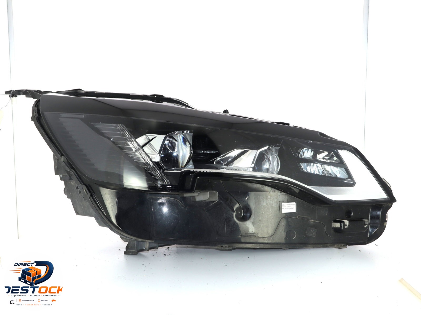 Phare droit Peugeot 3008 SUV (MC_, MR_, MJ_, M4_) 1.5 bluehdi 130 (2018) 5 portes occasion