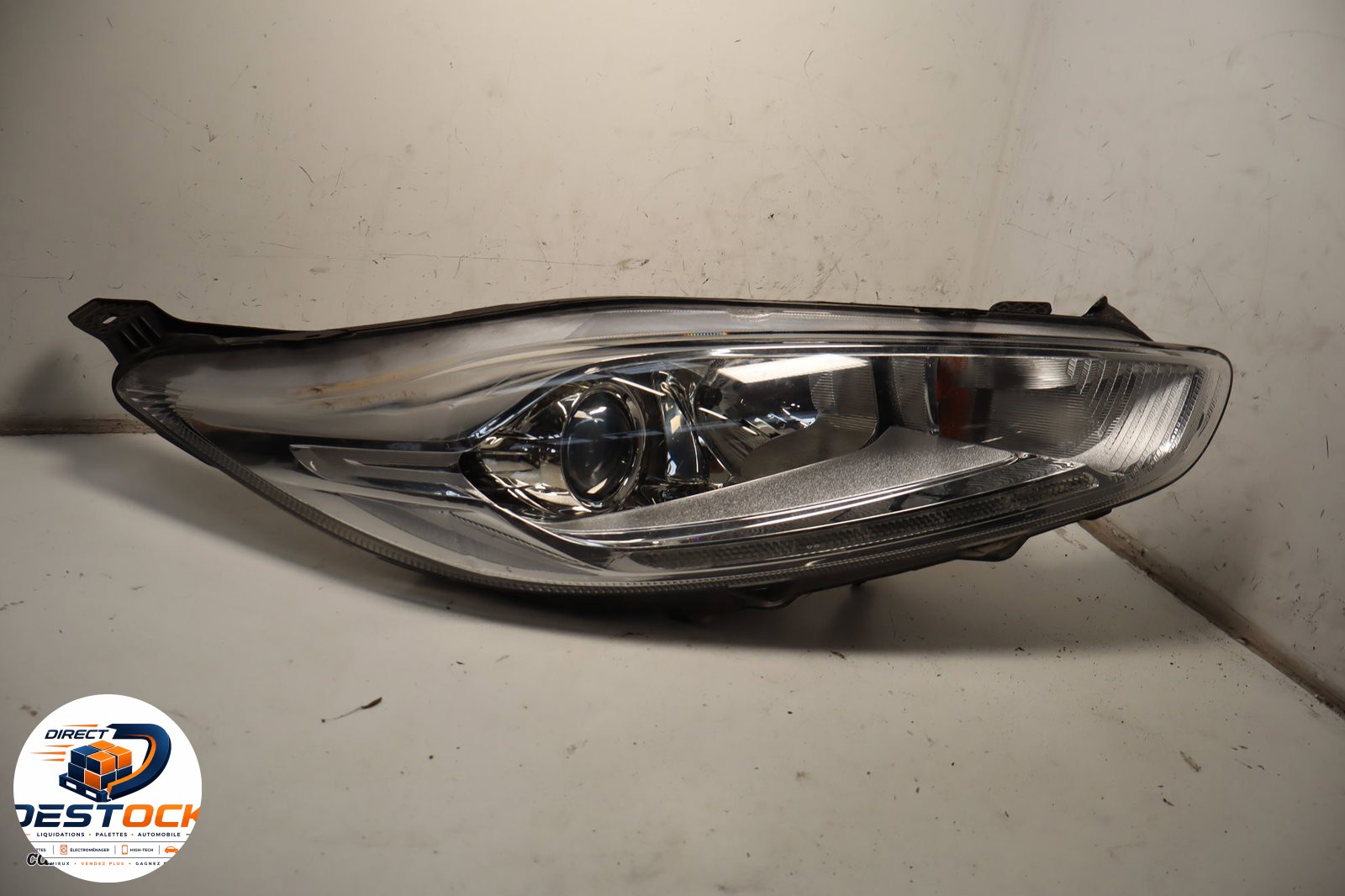 Phare droit Ford FIESTA VI (CB1, CCN) 1.5 tdci (2012-2017) occasion