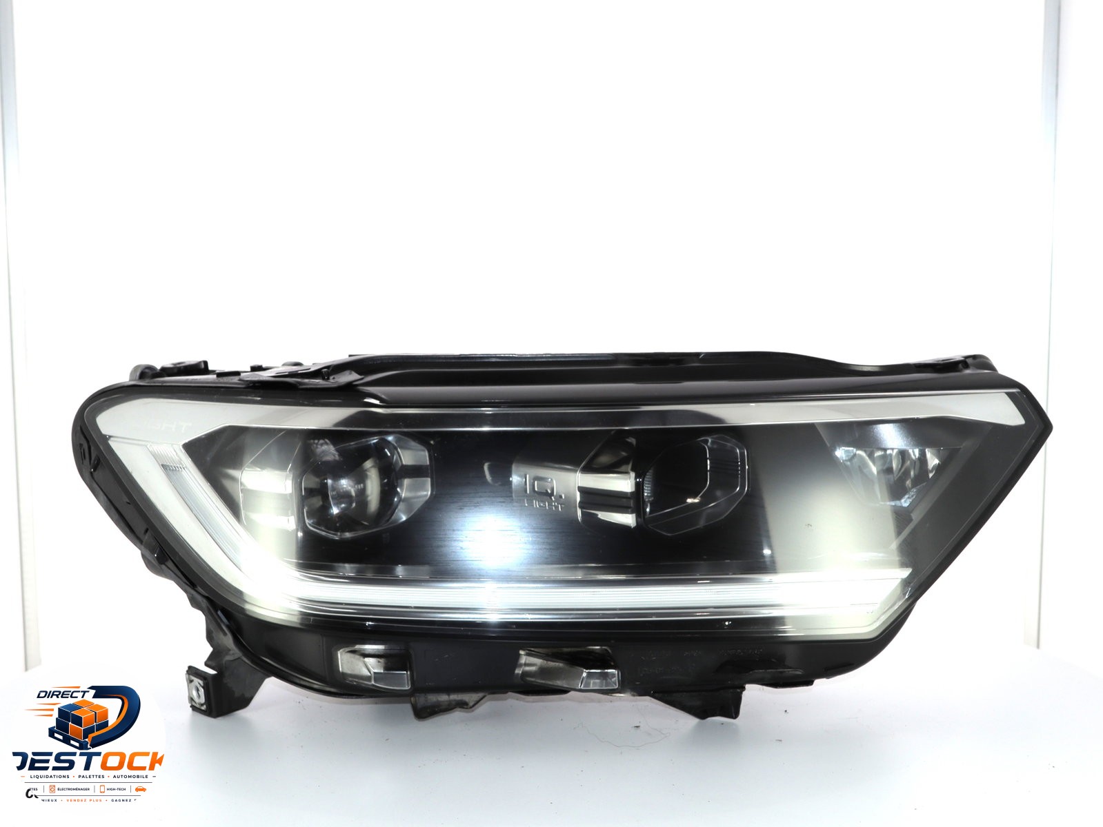 Phare droit Volkswagen T-ROC (A11, D11) 1.5 tsi (2017) occasion