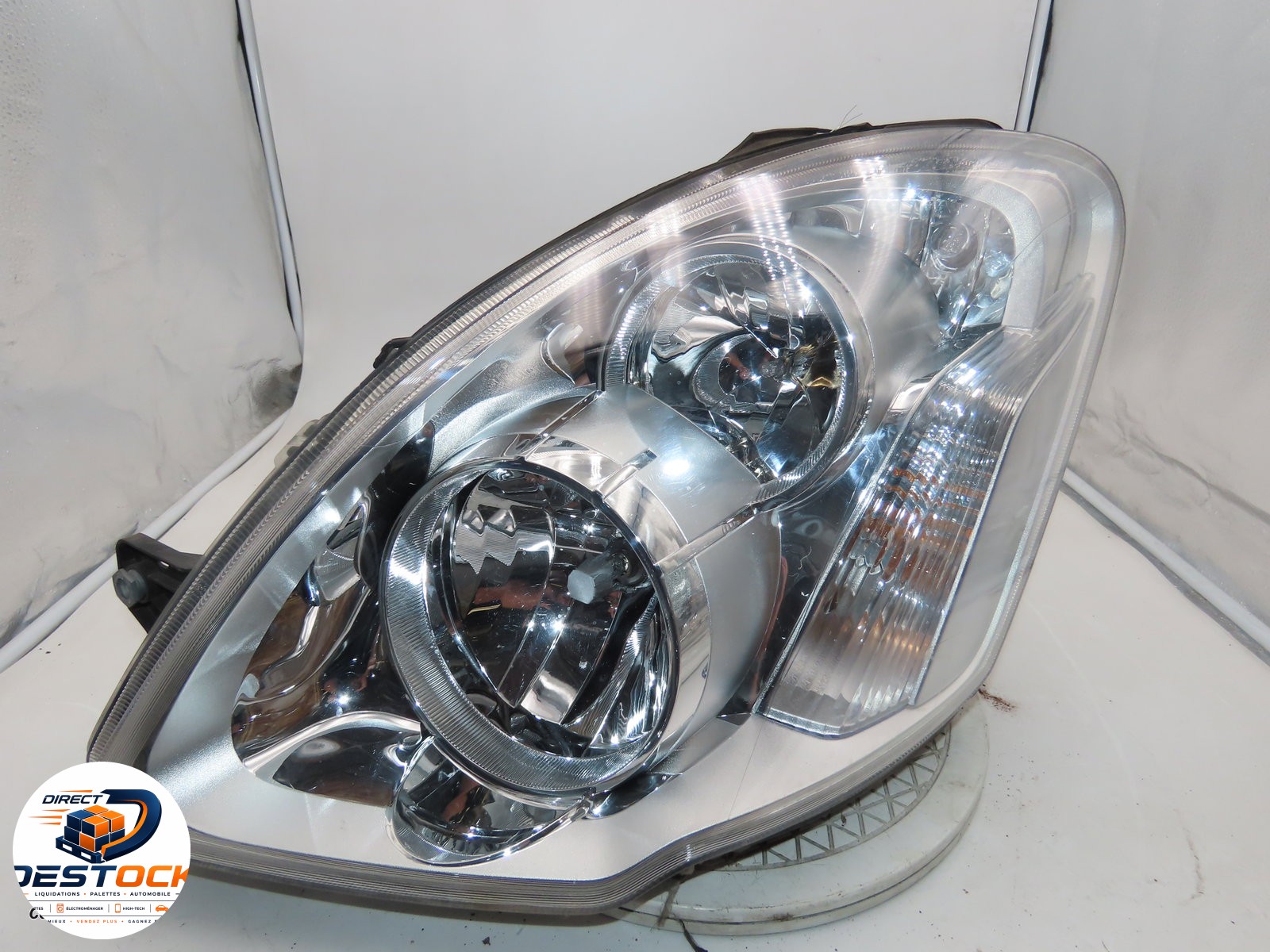 Phare gauche Iveco DAILY V Camionnette 29s13, 29l13, 35c13, 35s13, 40c13, 40s13 (2011-2014) occasion