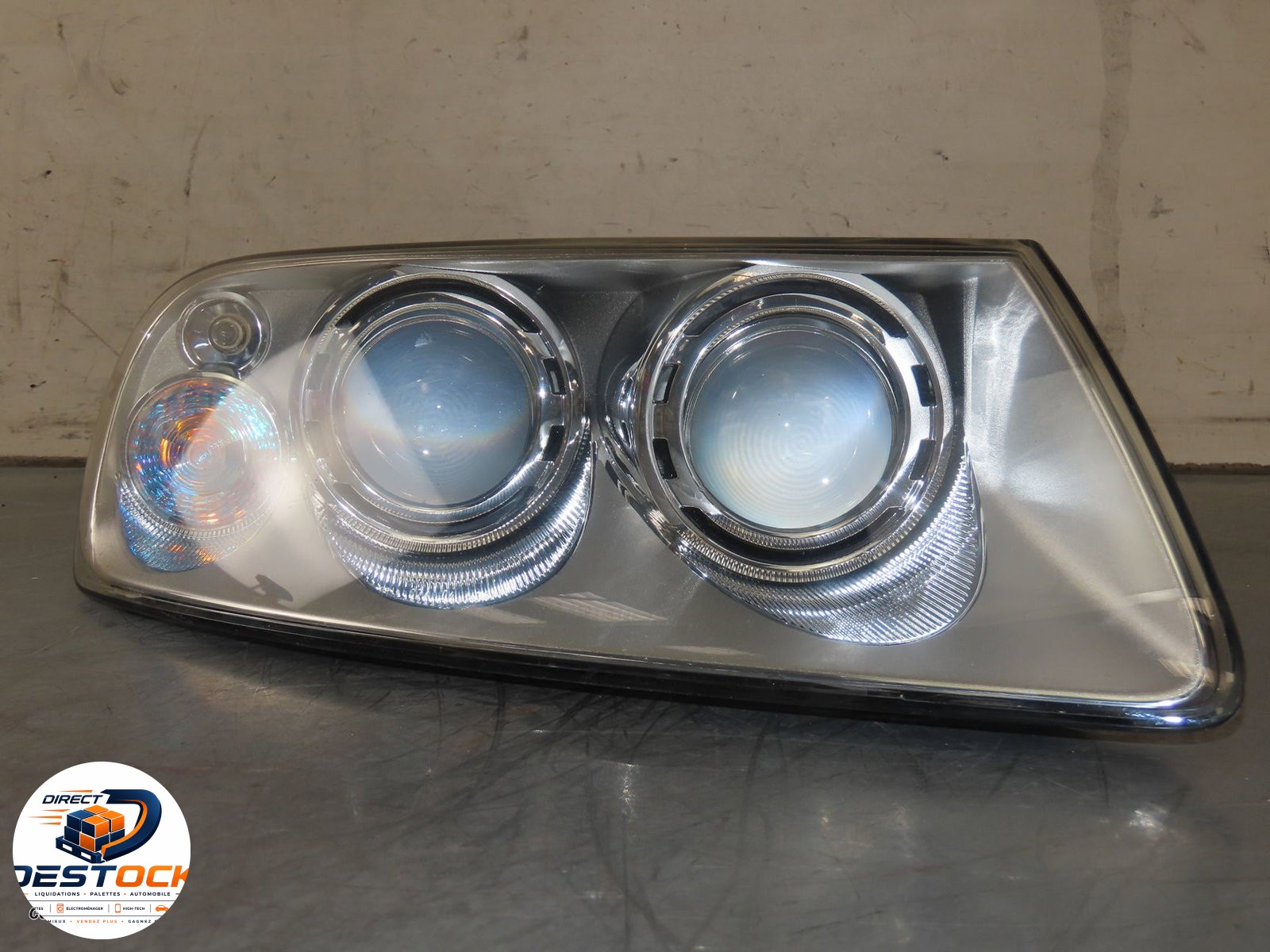 Phare droit Volkswagen TOUAREG (7LA, 7L6, 7L7) 2.5 r5 tdi (2003-2010) occasion