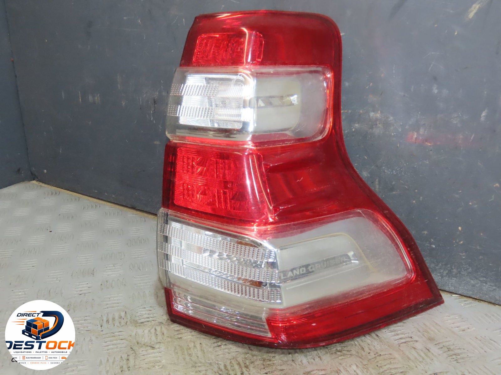 Feu arrière droit Toyota LAND CRUISER PRADO (_J15_) 2.8 d-4d (gdj150_, gdj155_, gdj150) (2015) 3 portes occasion