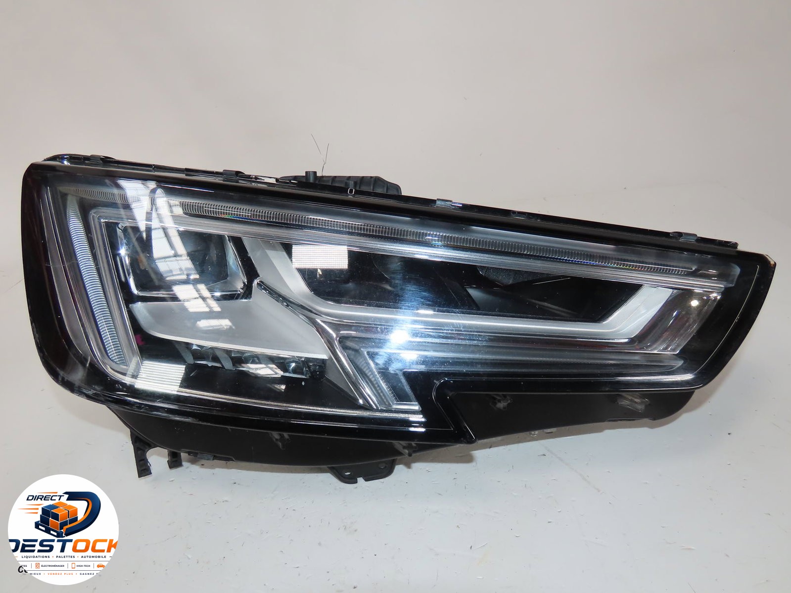 Phare droit Audi A4 B9 (8W2, 8WC) 1.4 tfsi (2015-2019) occasion