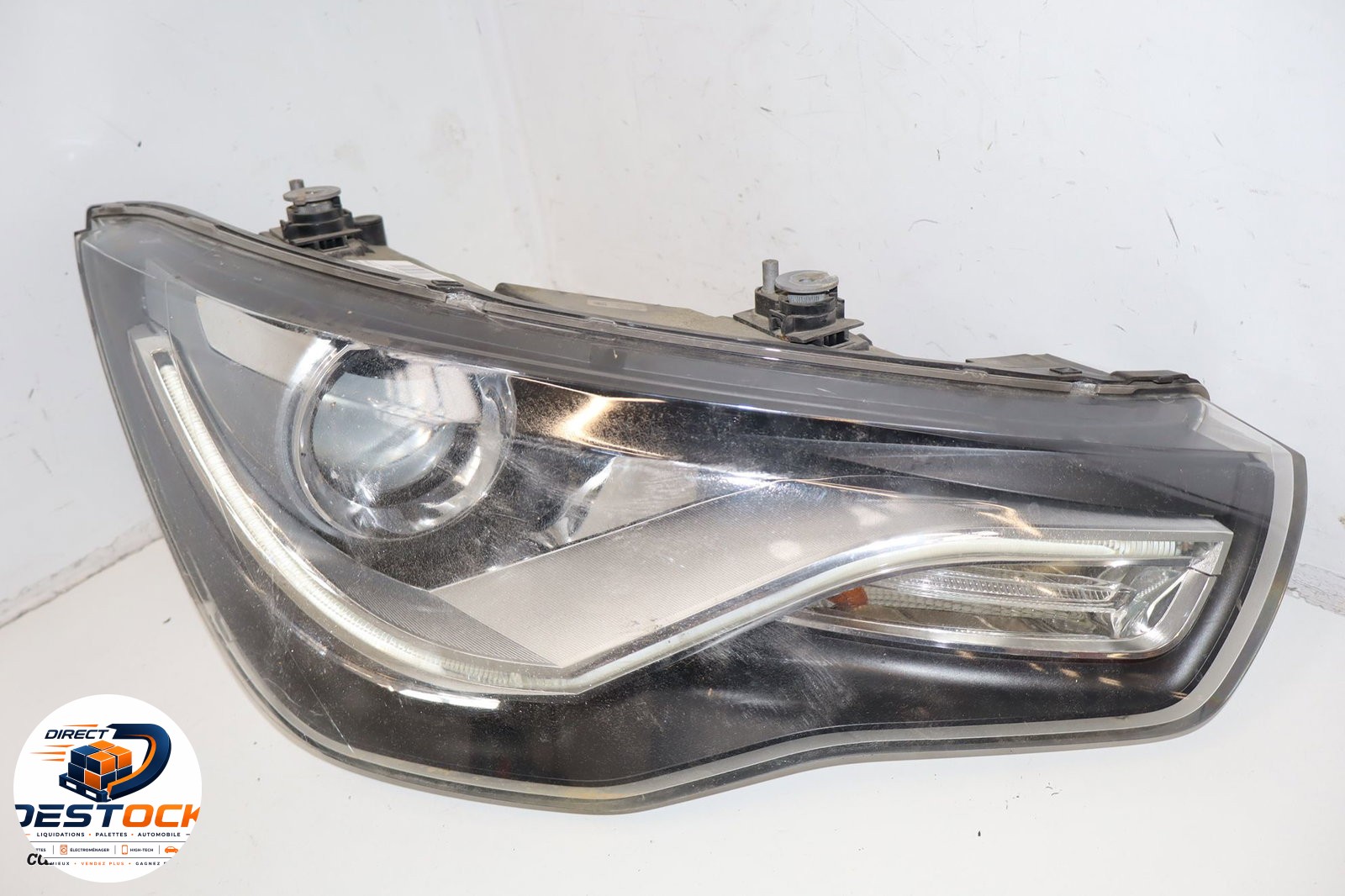 Phare droit Audi A1 Sportback (8XA, 8XF) 1.6 tdi (2011-2015) occasion
