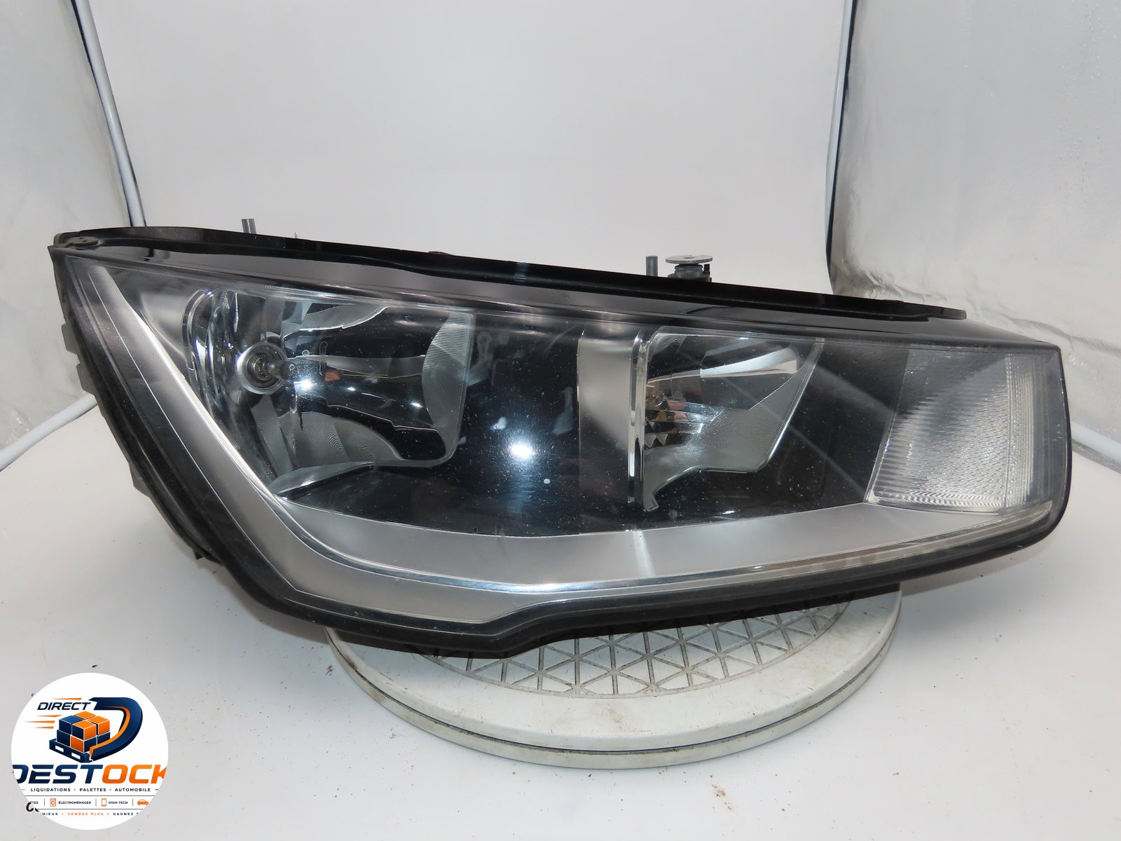 Phare droit Audi A1 Sportback (8XA, 8XF) 1.4 tdi (2014-2018) occasion