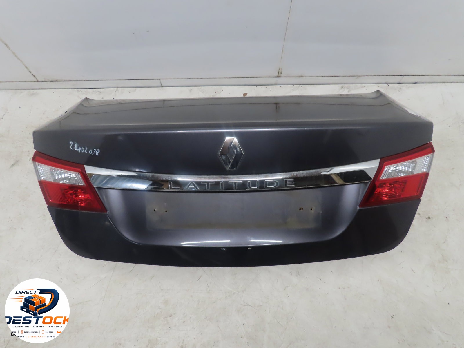 Coffre arrière Renault LATITUDE (L70_) 2.0 dci 150 (l70h) (2011) occasion