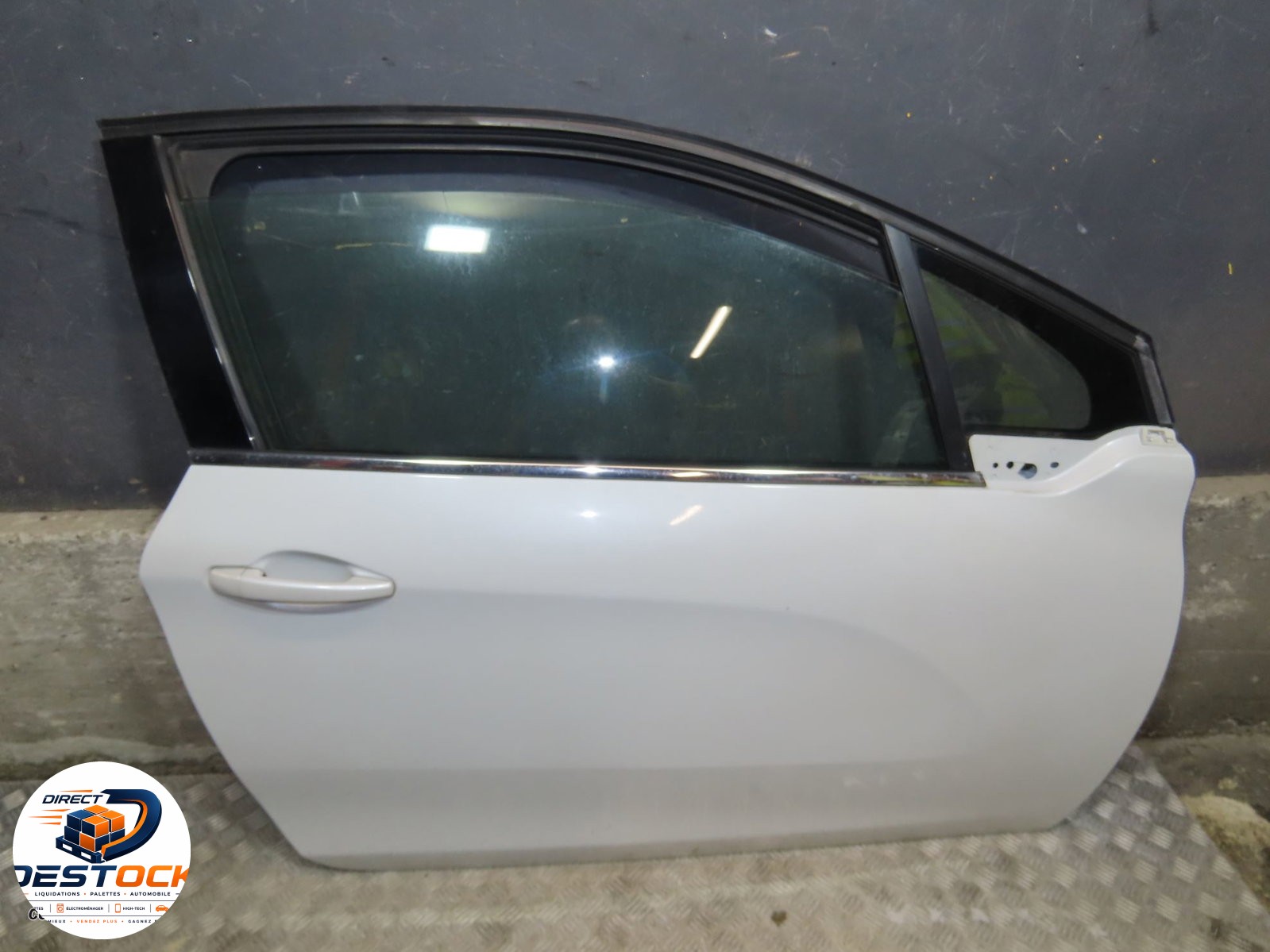 Porte avant droite Peugeot 208 I (CA_, CC_) 1.6 hdi (2012) occasion